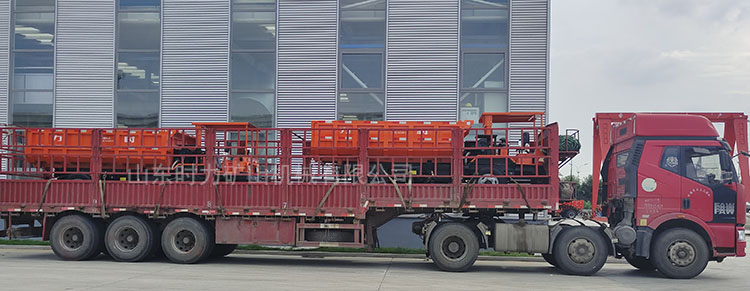兩臺載重10噸礦用四不像車發(fā)貨湖北襄陽某礦