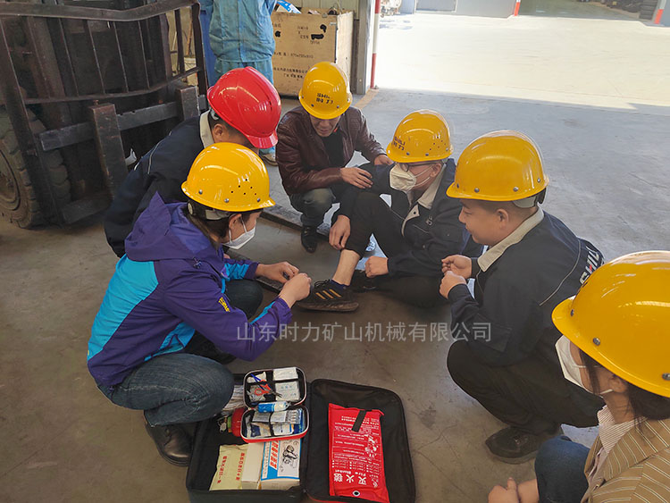 加強企業(yè)防患意識，積極開展叉車安全事故應(yīng)急救援演練